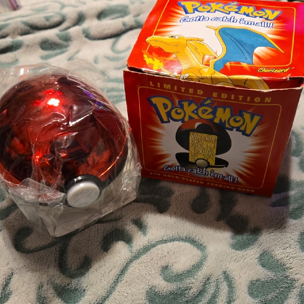 Limited Edition Charizard #6 Pokeball With 23K Gold Plated Trading Card. New!COA